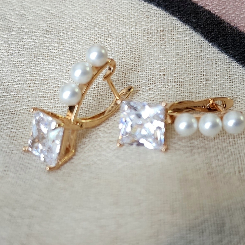 Fresh-water Pearl Earrings